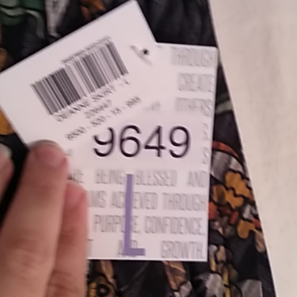 LulaRoe Deanne black skirt yellow floral L - Picture 4 of 8